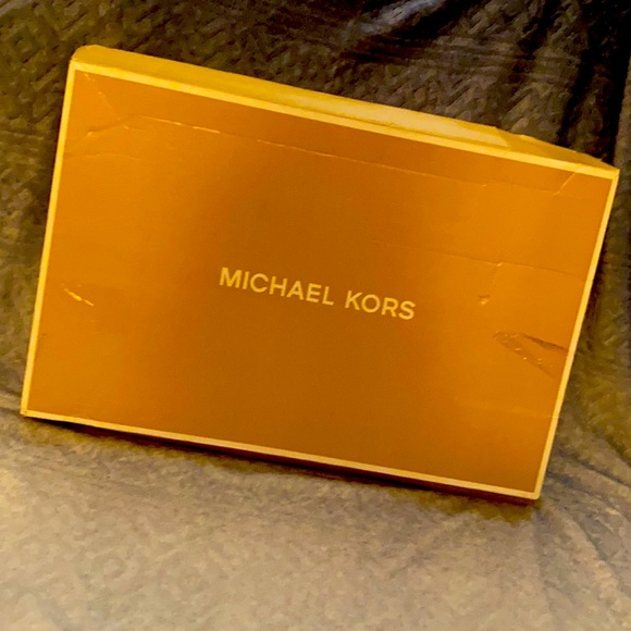 MICHAEL KORS FINLEY BOOT - Picture 3 of 4